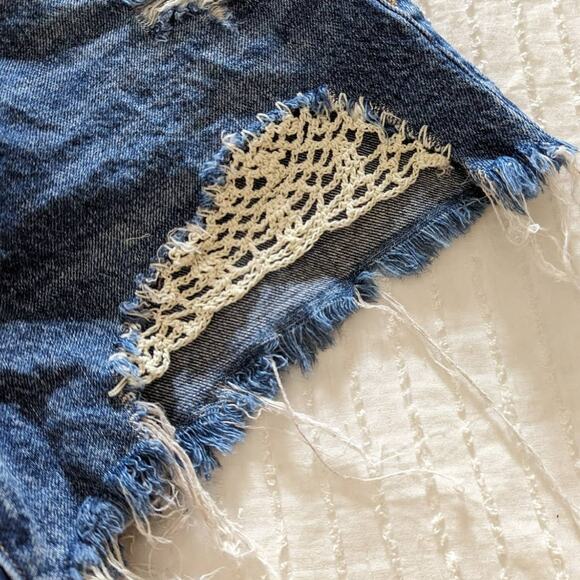 Lucky Brand Denim Lace High Rise Mom Shorts size 0/25 - Picture 6 of 9